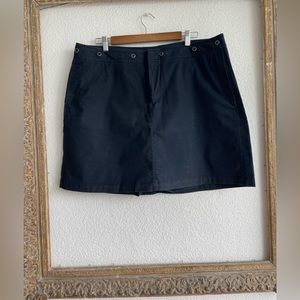 Dockers women’s dark blue skort. Size 18W
